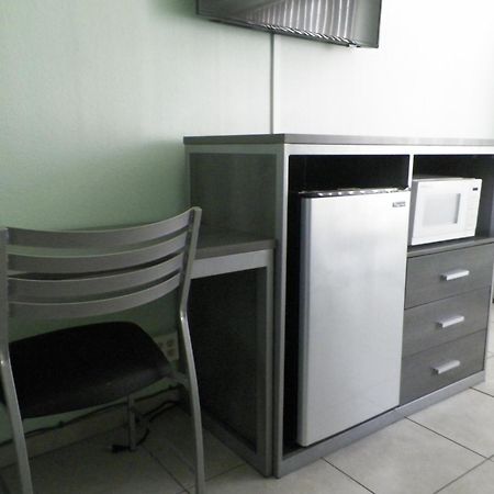 Royal Canadian Motel Wildwood Luaran gambar