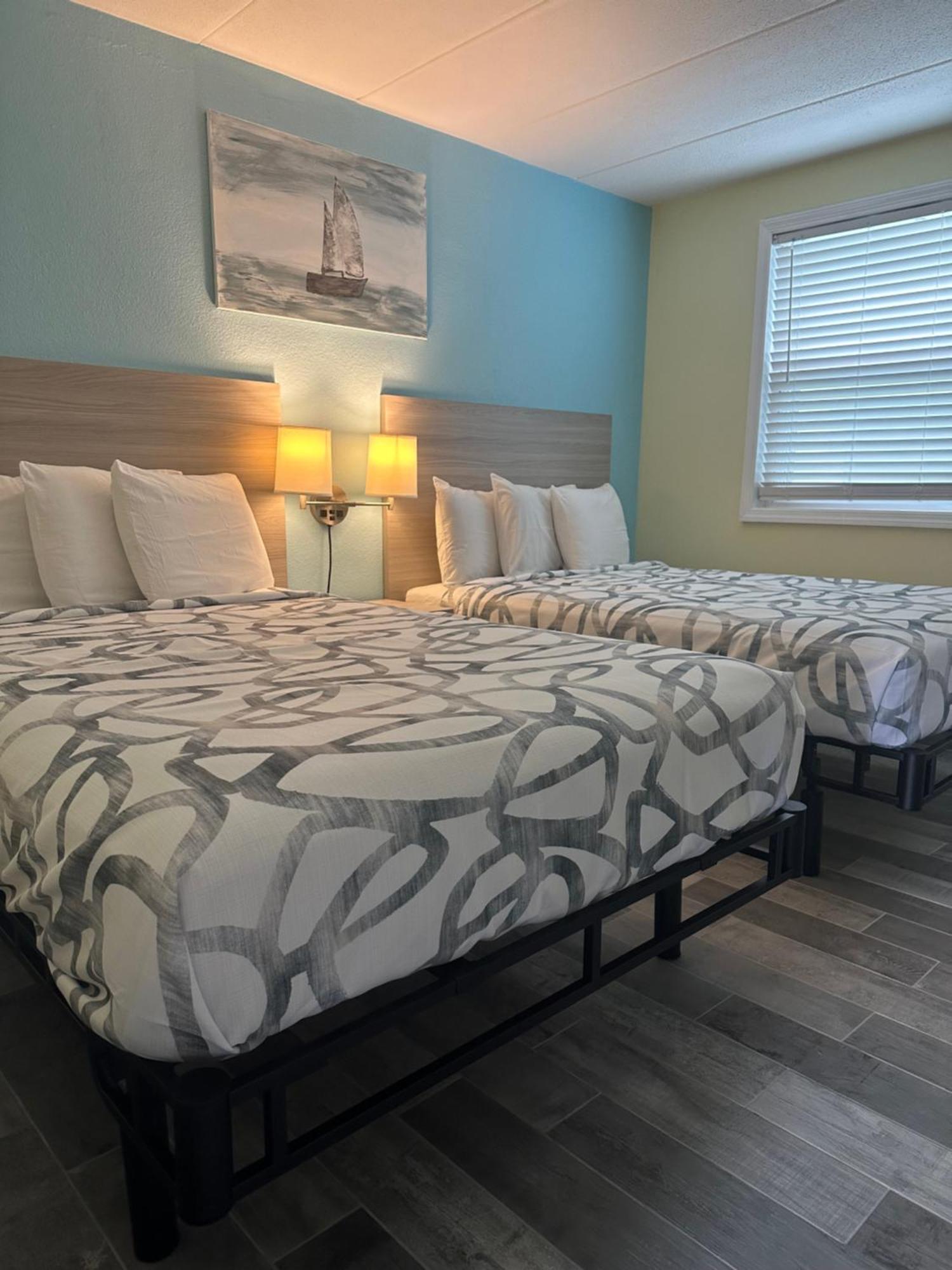 Royal Canadian Motel Wildwood Luaran gambar